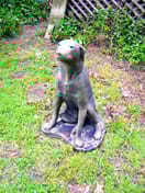 Labrador Garden Statue in Aged Cotswold Stone