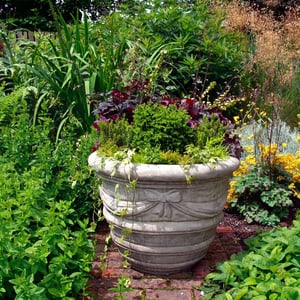 Urns & Vases