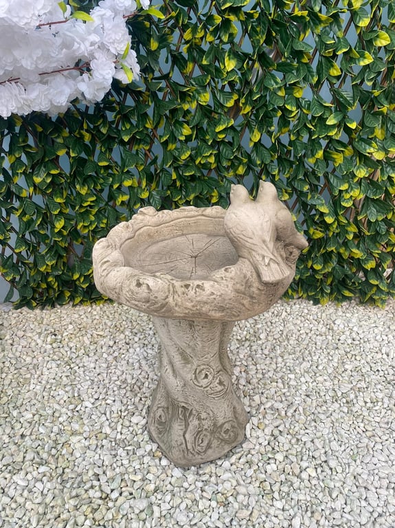 Dove Birdbath in Stone