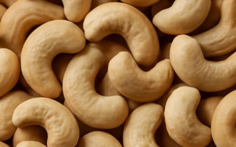 Noix de cajou sous pression : forte récolte 2025/26 limite les prix des amandes