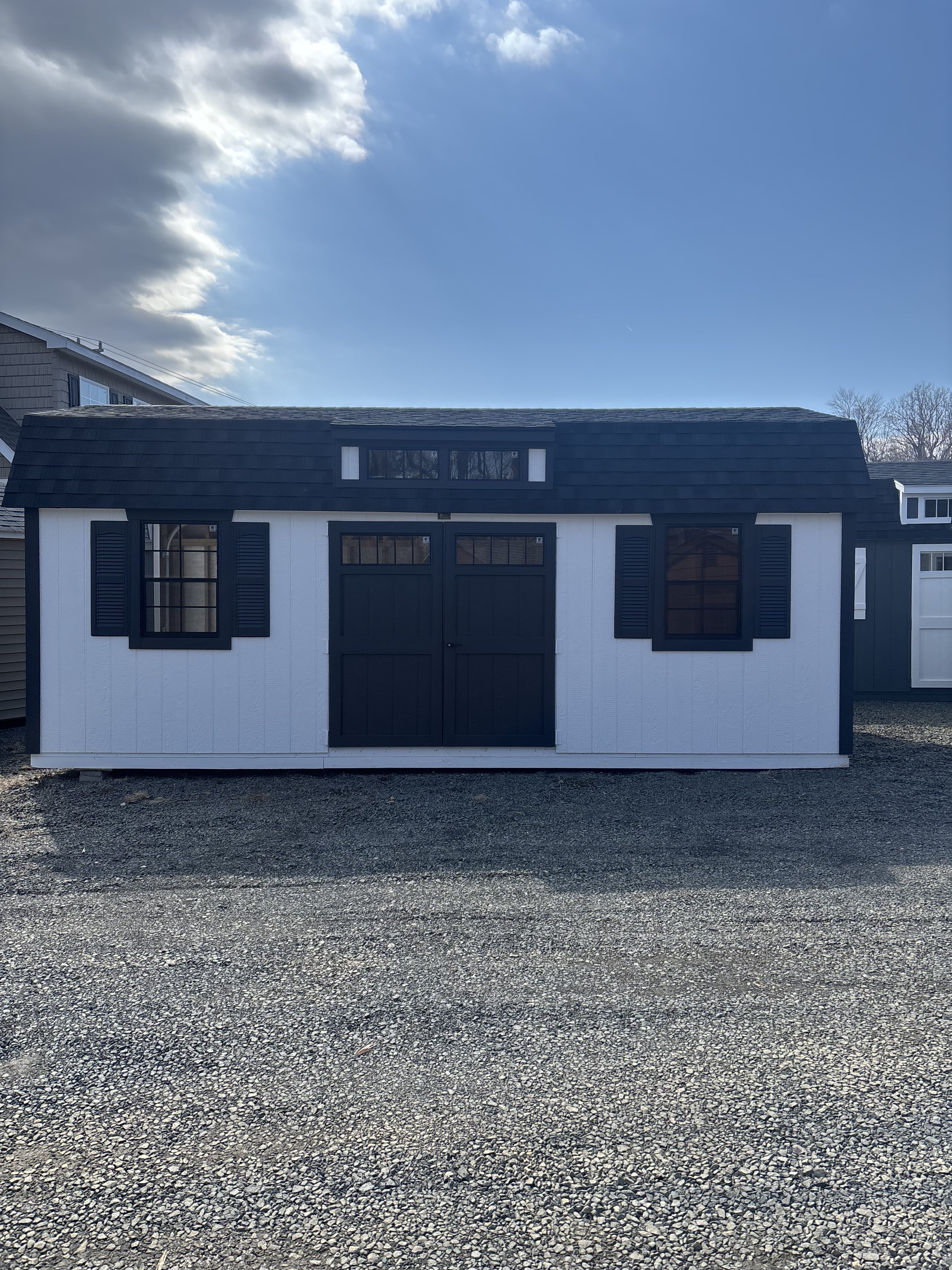P13087 - 12x21'8" Colonial Dutch Barn w/Overhead Door