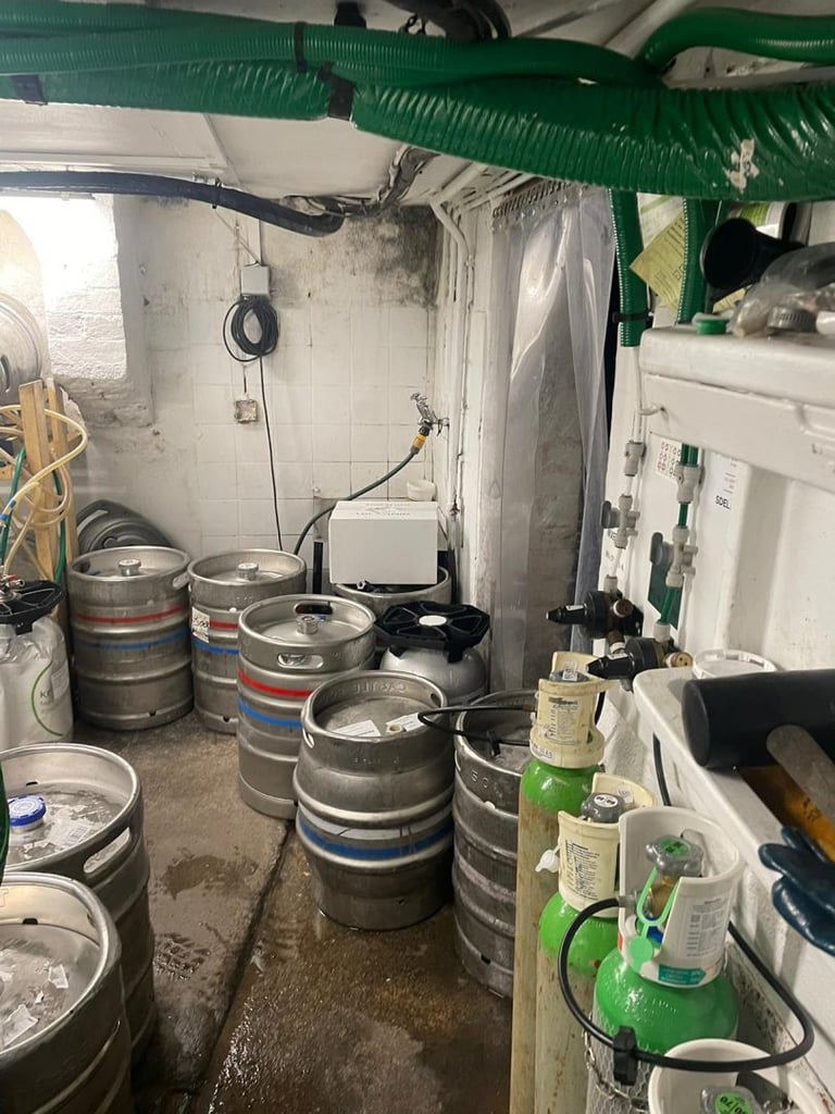 Pub cellar Asbestos survey 