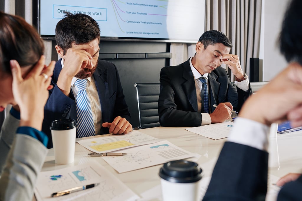 Managers discussing risis measures