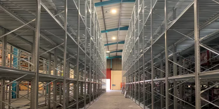 High bay unirack installation inside a warehouse