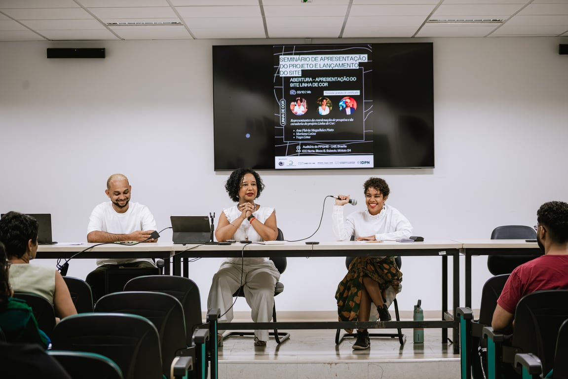 Imagem do lançamento do website Linha de Cor na UNB