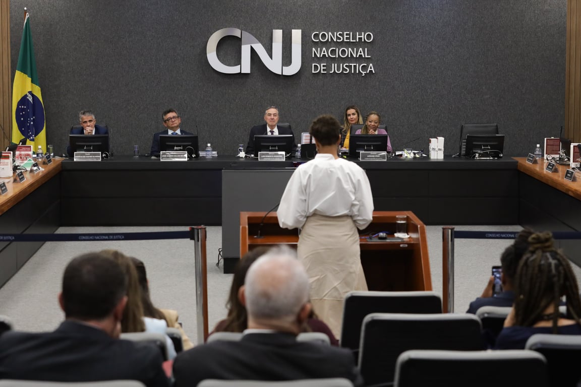 Imagem da inauguração da exposição no CNJ