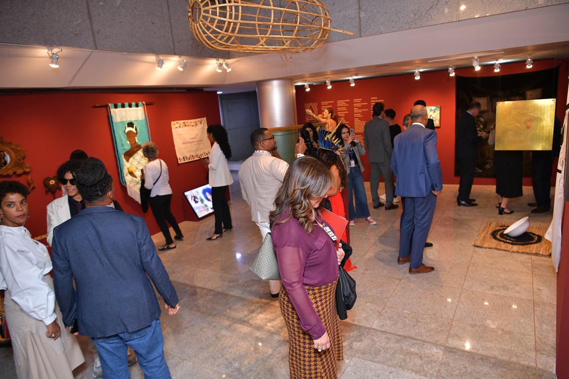 Imagem da inauguração da exposição no CNJ