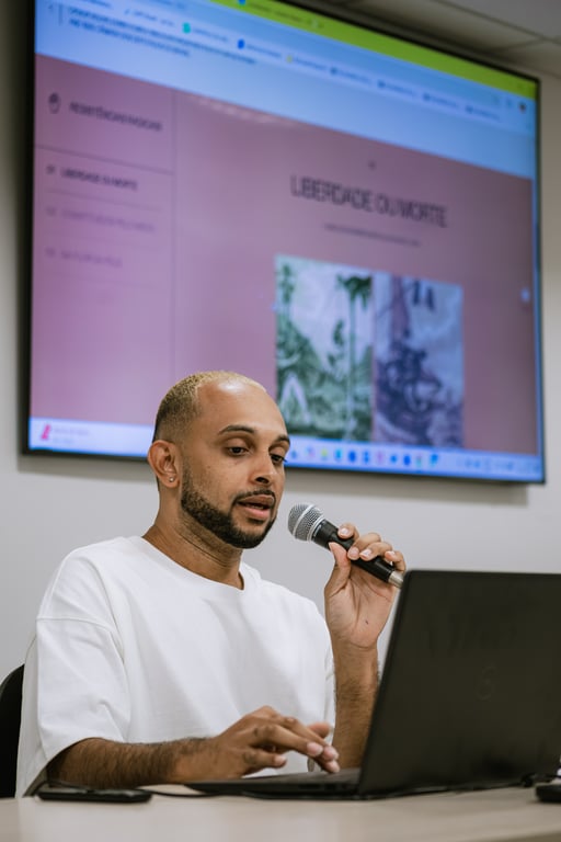 Imagem do lançamento do website Linha de Cor na UNB