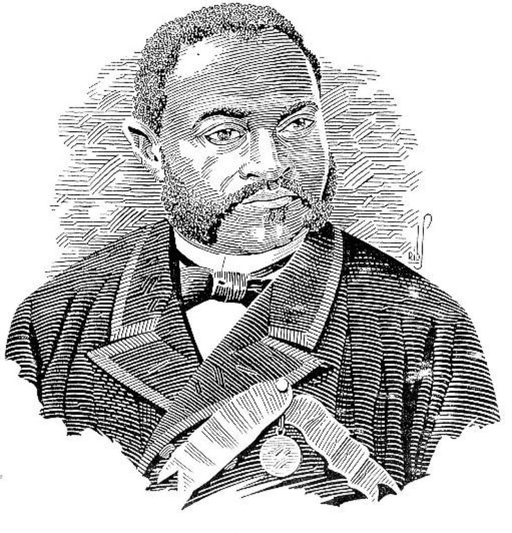 Ilustração em preto e branco no estilo xilogravura retrata um homem negro de meia-idade, com cabelos crespos curtos e costeletas espessas. Ele veste um paletó formal com gola ampla e gravata borboleta, além de uma faixa atravessando o peito, onde se destaca uma medalha redonda. Seu olhar é sereno e direcionado levemente para a direita. O fundo apresenta padrões geométricos feitos com linhas paralelas, conferindo textura à imagem. A gravura é um retrato do líder quilombola e político Quintino de Lacerda, figura importante da resistência negra no Brasil do século XIX.