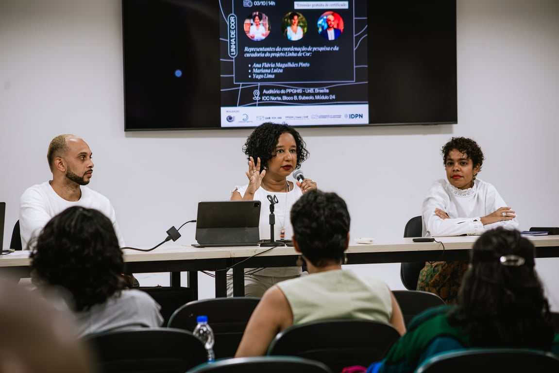 Imagem do lançamento do website Linha de Cor na UNB