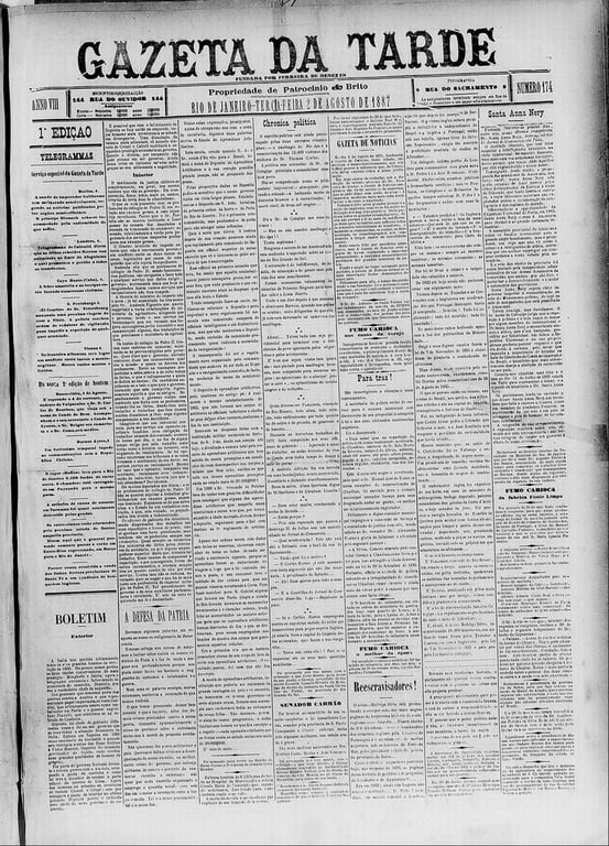 Em primeiro plano, à esquerda, há uma pessoa negra com uma expressão séria, usando uma camisa amarela e um colar. Ela está com uma das mãos levantadas, em um gesto de recusa, e com a outra mão estendida para frente, como se estivesse afastando ou rejeitando algo. À direita, há uma figura masculina, com pele clara e expressão de surpresa ou medo. Ele segura uma placa com o número '1424' escrito, parecendo nervoso ou confuso. Ao fundo, há uma série de pessoas esboçadas em azul, com expressões variadas, algumas confusas e assustadas. Essas figuras estão em segundo plano, como se representassem as consequências da atitude de recusa da primeira pessoa, que representa um trabalhador ou trabalhadora grevista.