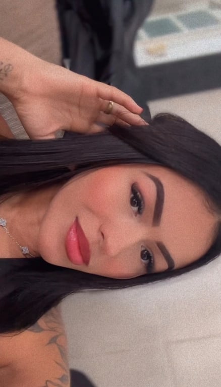 Massoterapeuta Laura, há 6 anos trazendo relaxamento e bem estar. Massagem