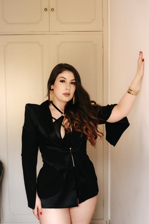 Laísa Agnidhara | Especialista na Massagem Tântrica e Nuru Massagem em