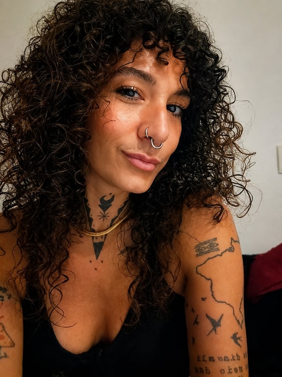 Gi Charrua Terapeuta Corporal Tântrica Massagem