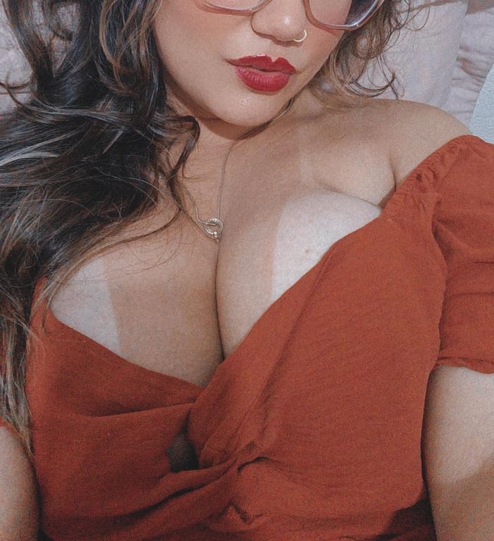 Lorena Labios de Mel : Massagem Erotica