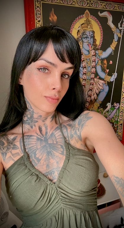 Nanda Monroe | Sacerdotisa Sexual | Terapeuta de Massagem