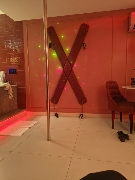Terapeuta Tantrica, Massoterapeuta e Depiladora Masculina Massagem em
