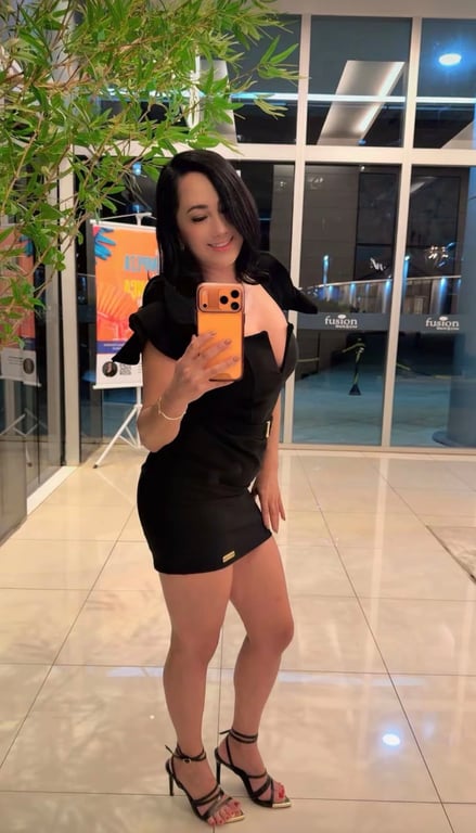 Especialista Ana mentoria em práticas de massagens tântrica Massagem nuru