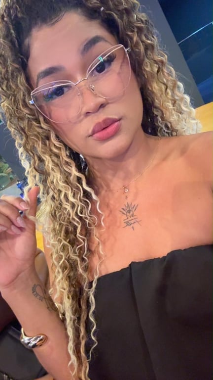 Paloma uma terapeuta da cor do pecado Massagem sensual em