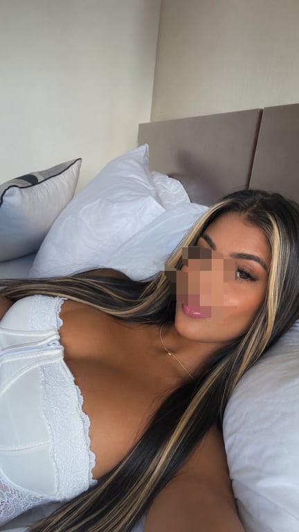 Ayla Medeiros sua Massoterapeuta nova na cidade