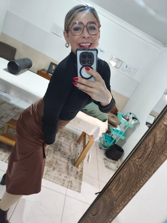 Geovana Massoterapeuta e Terapeuta ! CLIQUE E SAIBA