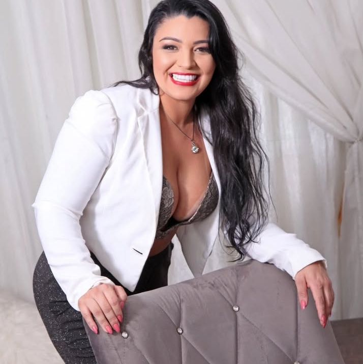Adriana massagem sensual e tantrica experiencia sensorial