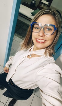 Geovana Massoterapeuta e Terapeuta ! CLIQUE E SAIBA