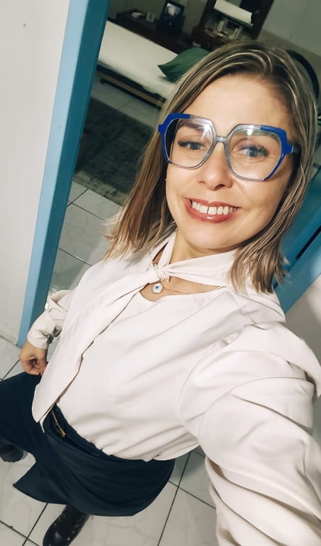 Geovana Massoterapeuta e Terapeuta ! CLIQUE E SAIBA