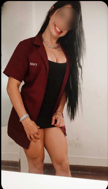 Mary Scarlaty massoterapeuta profissional especialista em nuru sensiti
