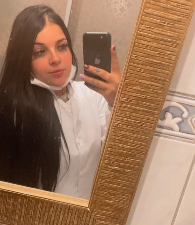 Nicole Martins * Técnicas terapêuticas e sensoriais Massagem