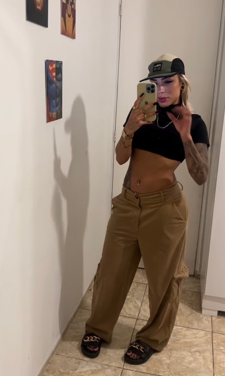 Emilly, especialista em massagem sensual. Massagem