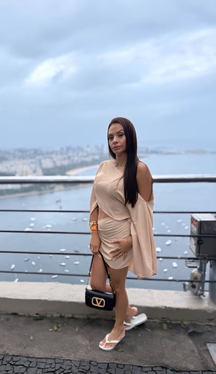 Terapeuta Rebeca Prazer, bem estar e relaxamento.