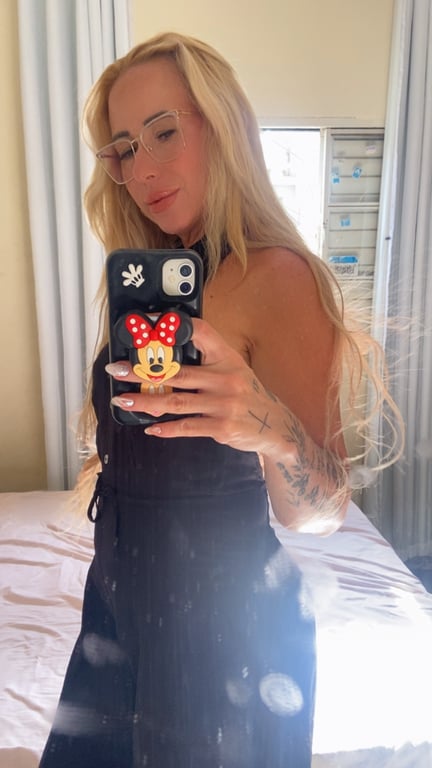 Lucy Lu do descanso ao prazer Nuru relaxante mix entre tantas outras. Massagem sensual