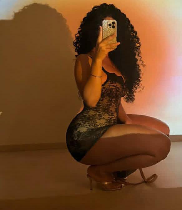 Kyara Santiago||Massagem relaxante,nuru, tantrica e outras