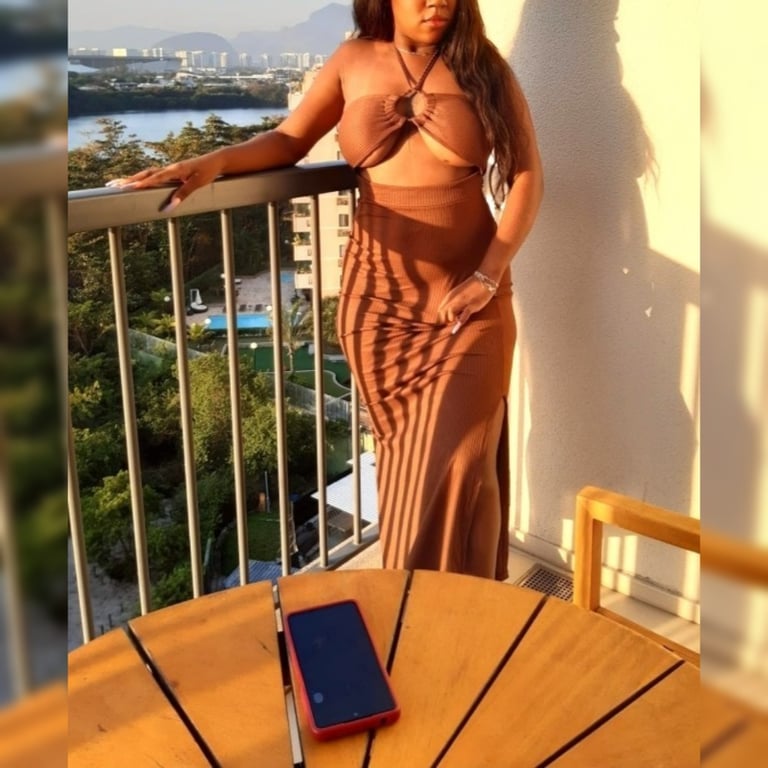 Solange | Massagens Personalizadas Massagem tântrica em