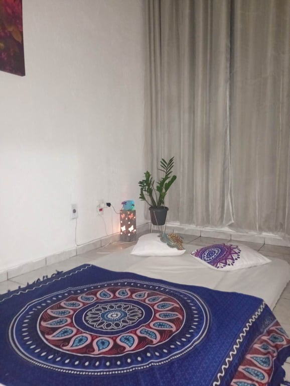 Tântrica, Shiatsu,Tui na, ,depilação masculina, lingam, prostática, Massagista