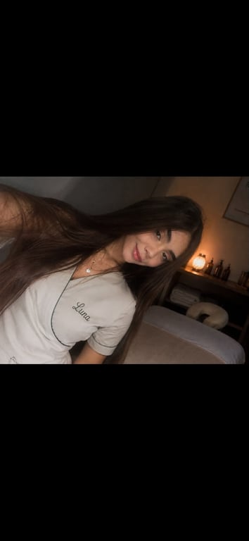 Luna massagista muito sexy