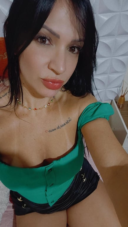 BÁRBARA Massagem completa delicada e experiente Massagem em
