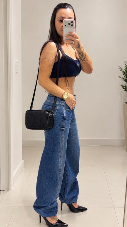 Laura Müller massoterapeuta especialista em nuru e tântrica Massagem em
