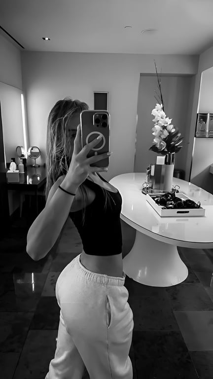 Bruna Massagem Nuru e Sensual