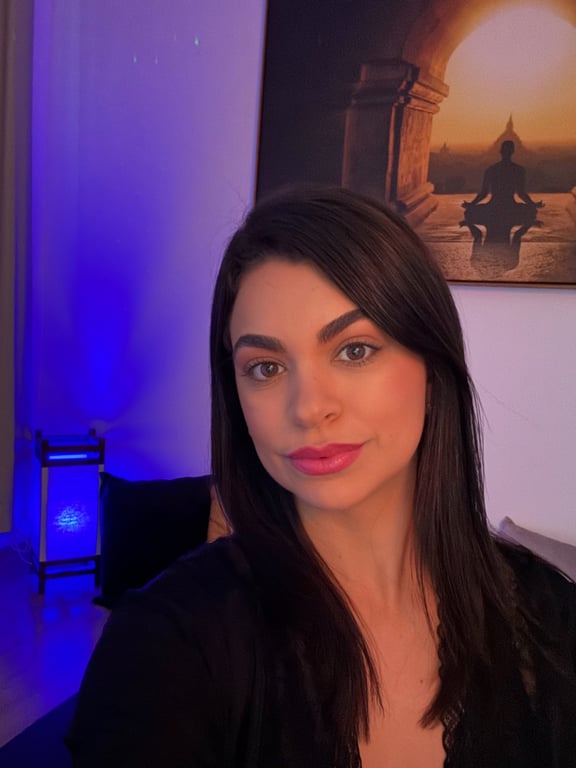 Lari Machado Massagem Terapêutica, Sensual e Entretenimento