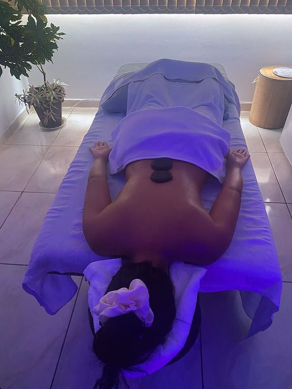 Letícia Santos relaxantes, terapêuticas, sensoriais e tântricas Massagem tântrica em