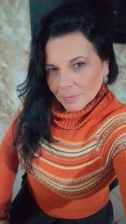 Monique massagens Seu corpo precisa de cuidados Massagem sensual em