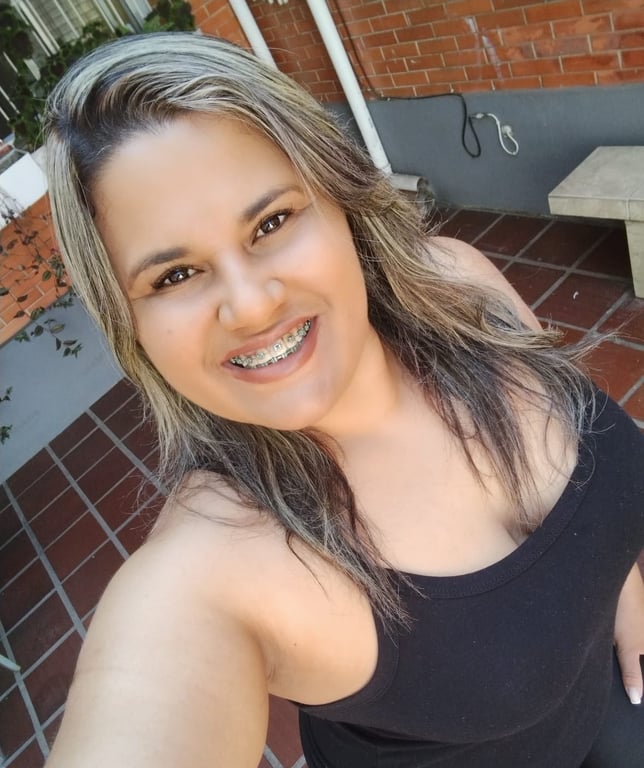 Juliana Salles Massagem sensual em