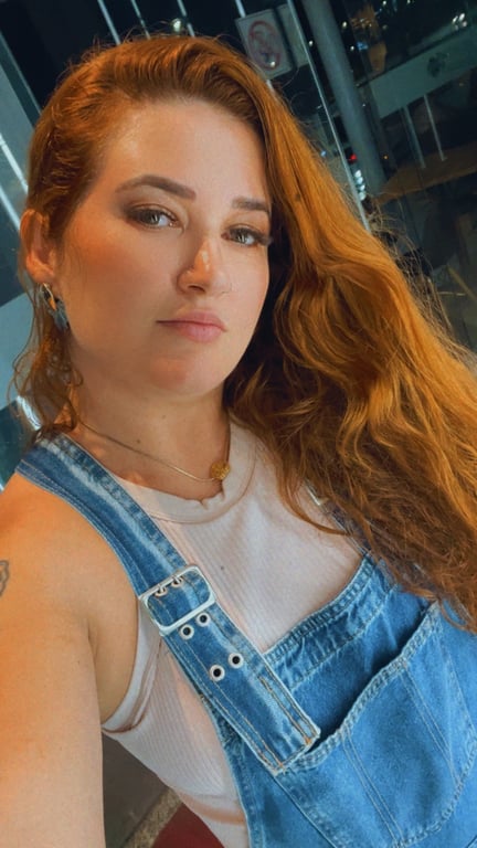 Ethyenne Massoterapeuta tântrica! Massagem