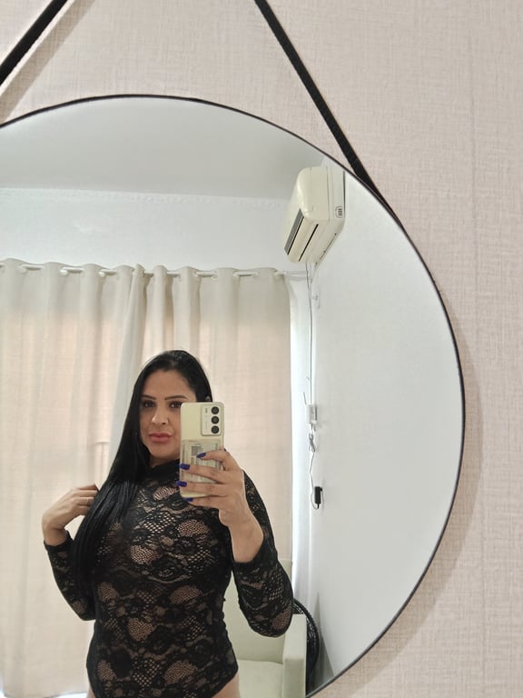 Massagem Relaxante e Terapêutica com Sarah . Massagem