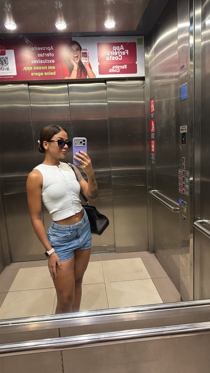 Mia Massagens proporciona uma experiência única Massagem sensual em