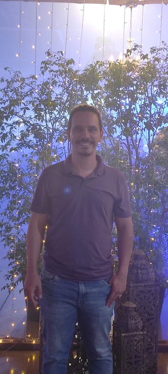 J.R Terapeuta Tântrico Massagem nuru em