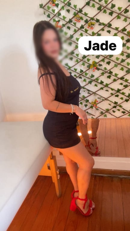 Massagens relaxantes e sensuais, ambiente climatizado, várias meninas
