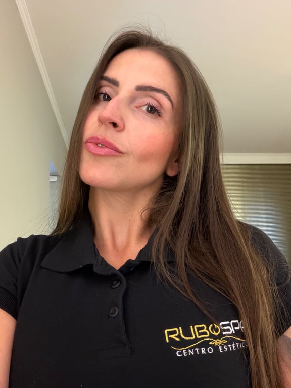 Mariane Hannecker Terapeuta Tântrica e Modalidades